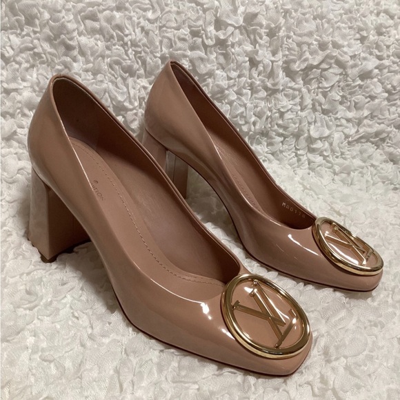 The Fabulous LV Madeleine pumps from Louis Vuitton.  Pure class.  😍😍😍 - Picture 3 of 12
